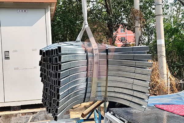 Innovative Anwendung der Streck- und Biegetechnologie für industrielle Aluminiumprofile: die perfekte Kombination aus struktureller Festigkeit und Ästhetik