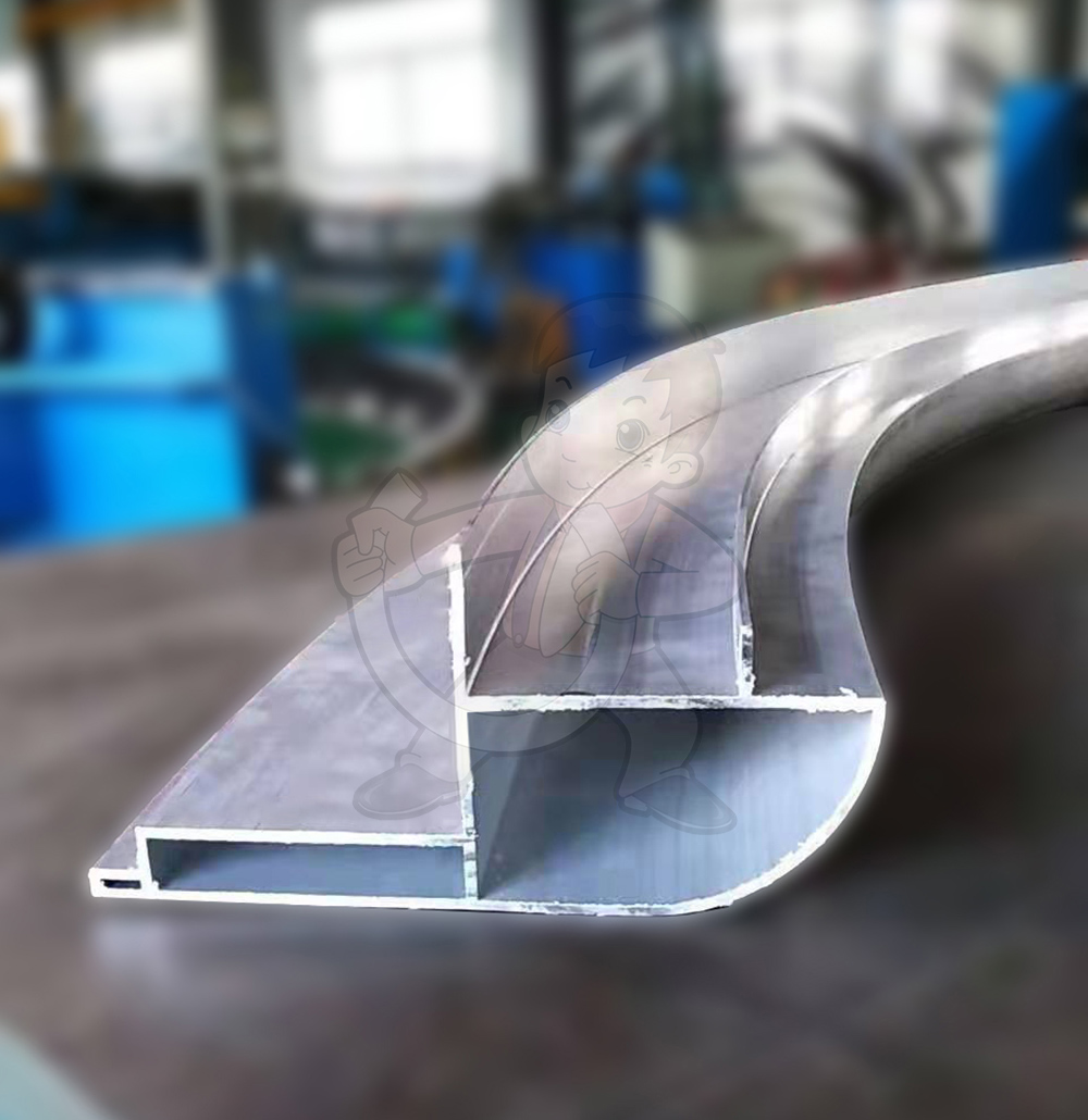 Biegen und Bearbeiten von unregelmäßigen Aluminiumprofilen
