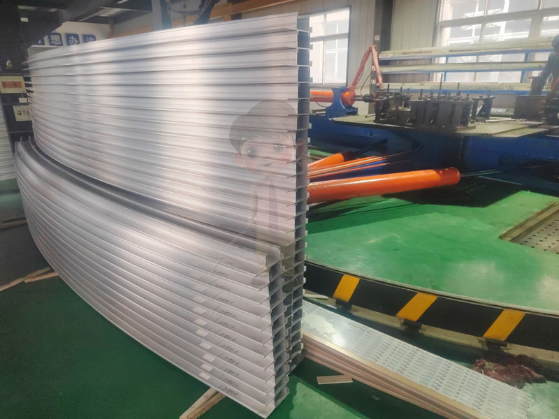 Modulares Biegen von Vorhangprofilen