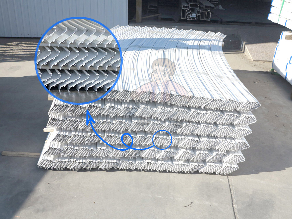 Bearbeitung des Biegens von Aluminiumlamellen
